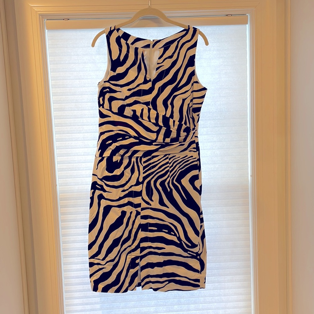EUC Anne Klein zebra striped sheath dress